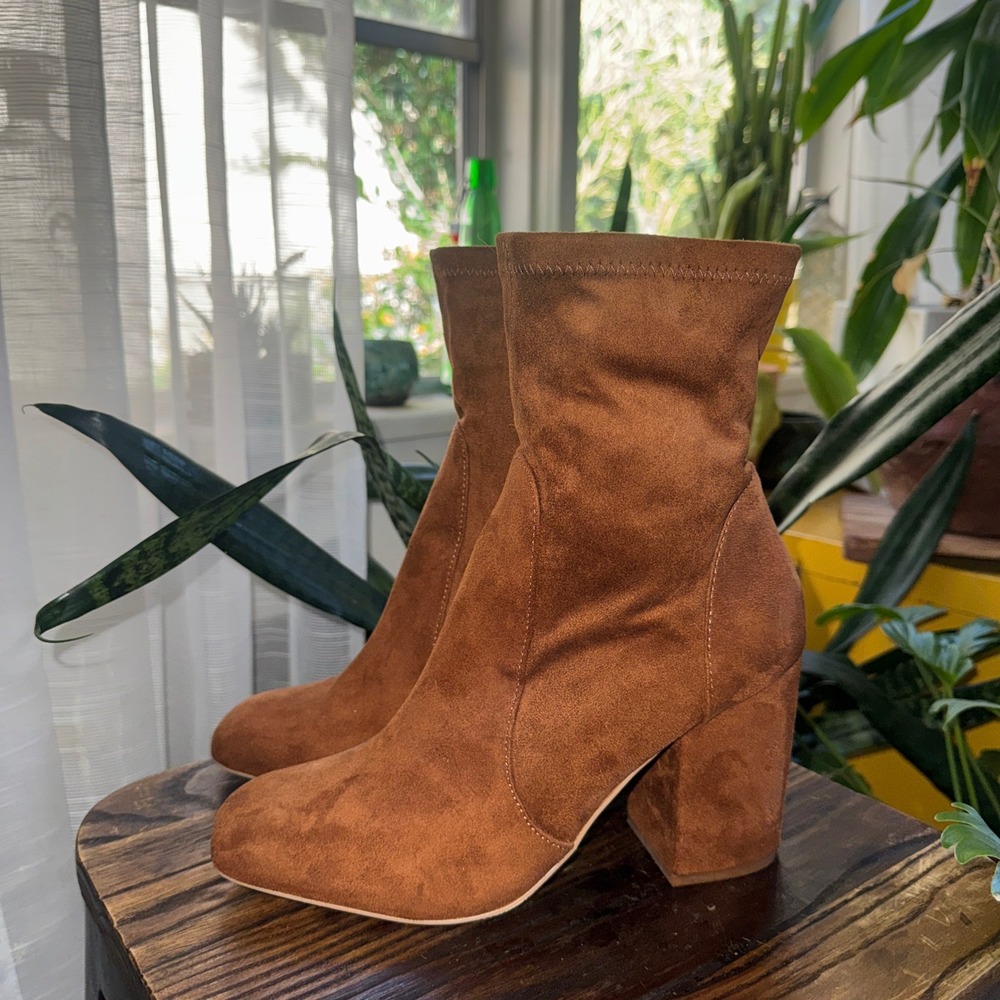 Steve Madden Tracker Cognac Brown Faux Suede Square Toe Block Heel Ankle Boots 9